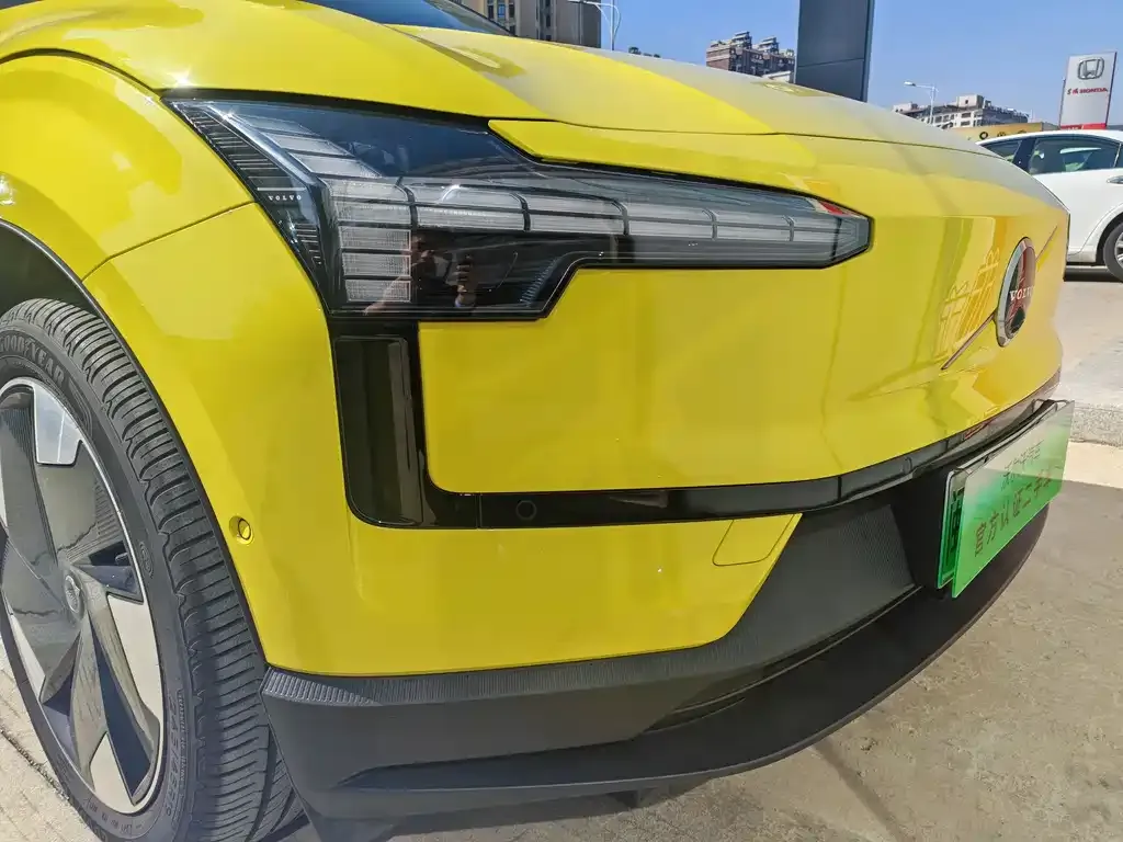 Volvo EX30 2024 из CN, фото 6
