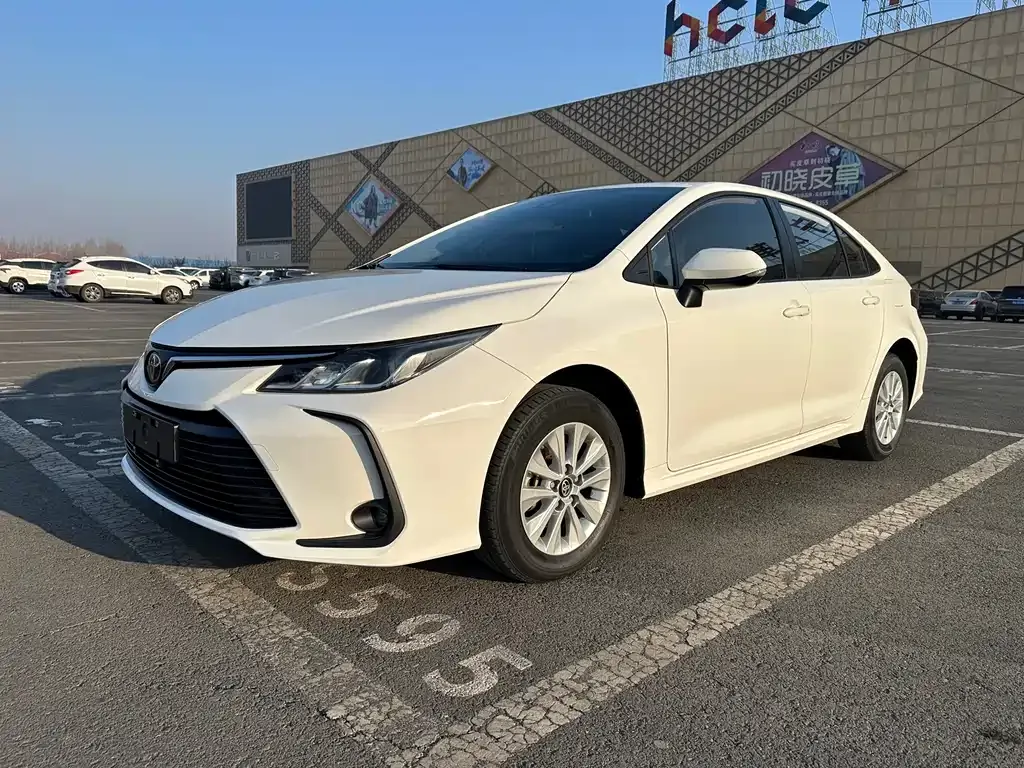 Toyota Corolla 2022 из CN, фото 1