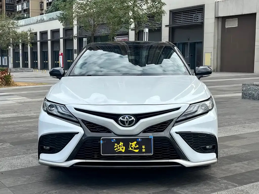 Toyota Camry 2021 из CN, фото 2