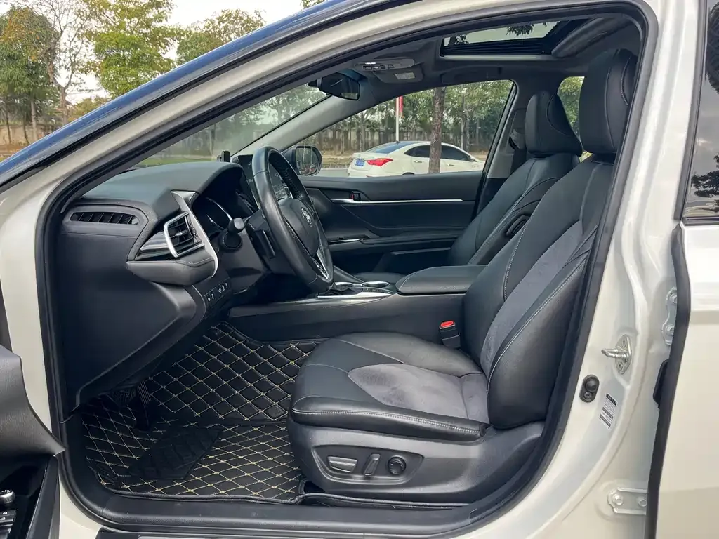 Toyota Camry 2021 из CN, фото 8