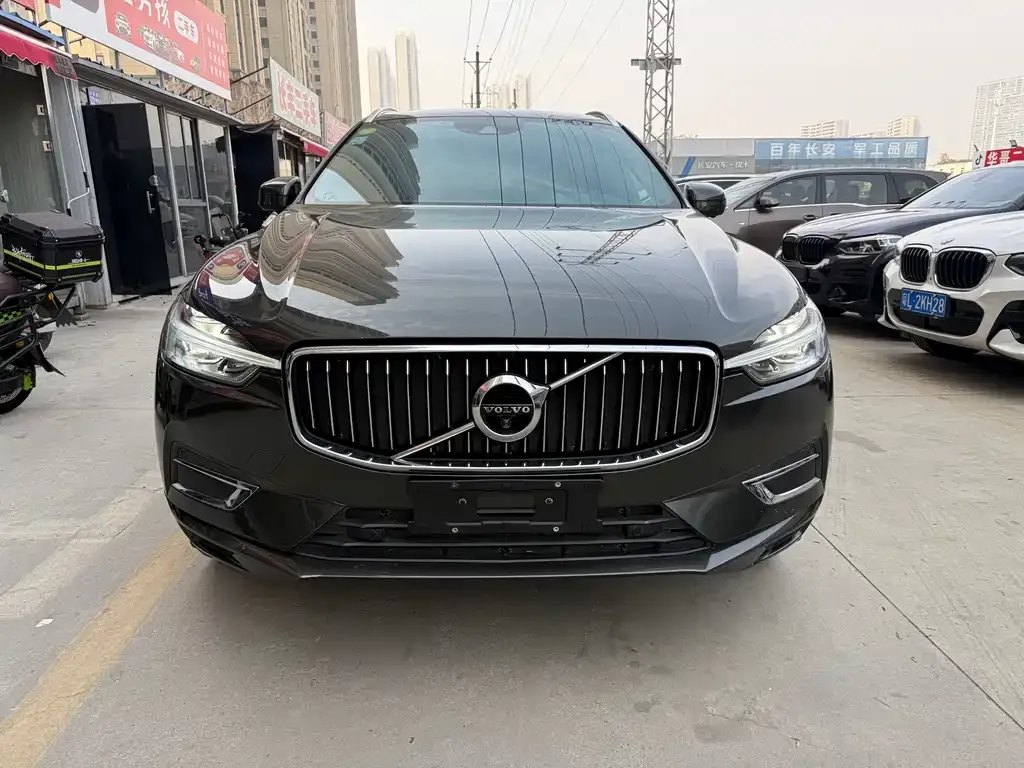 Volvo XC60 — фото 2