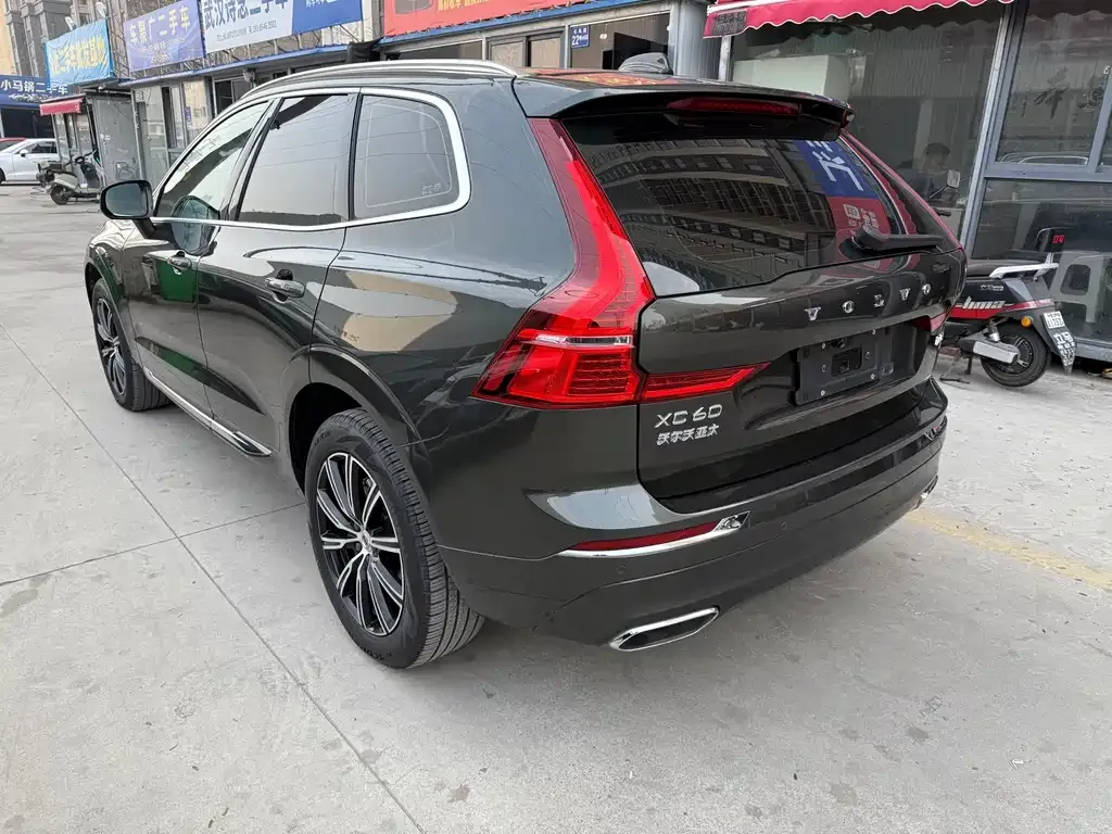 Volvo XC60 — фото 4