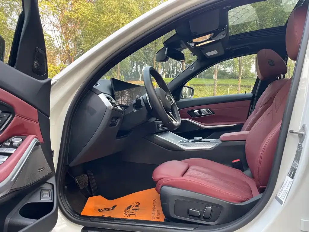 BMW 3 Series 2025 из CN, фото 6
