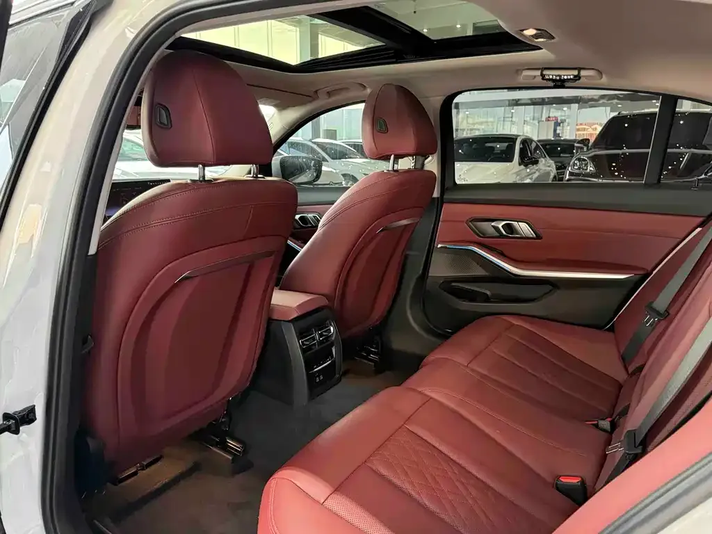 BMW 3 Series 2023 из CN, фото 8