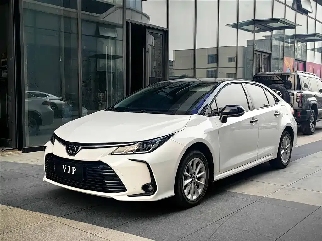 Toyota Corolla — фото 1