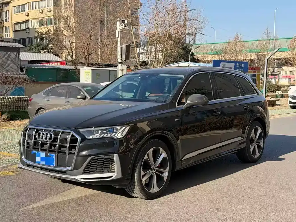 Audi Q7 2023 из CN, фото 1