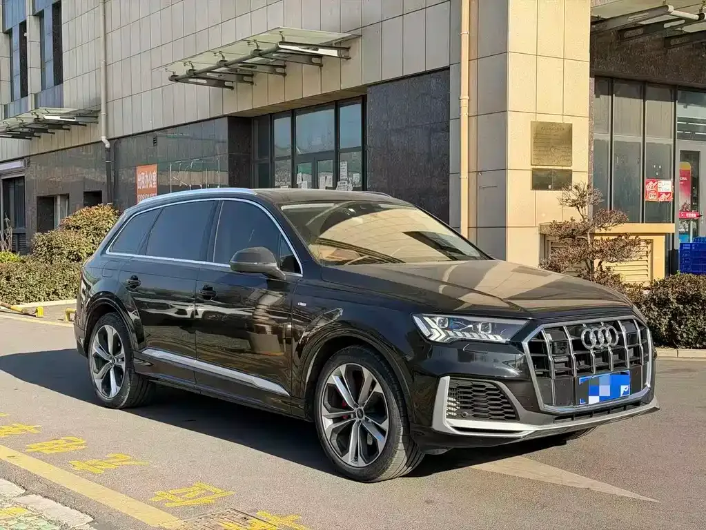 Audi Q7 2023 из CN, фото 6