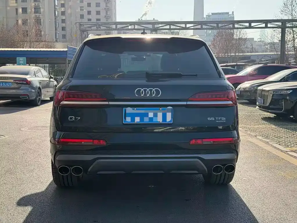 Audi Q7 2023 из CN, фото 7