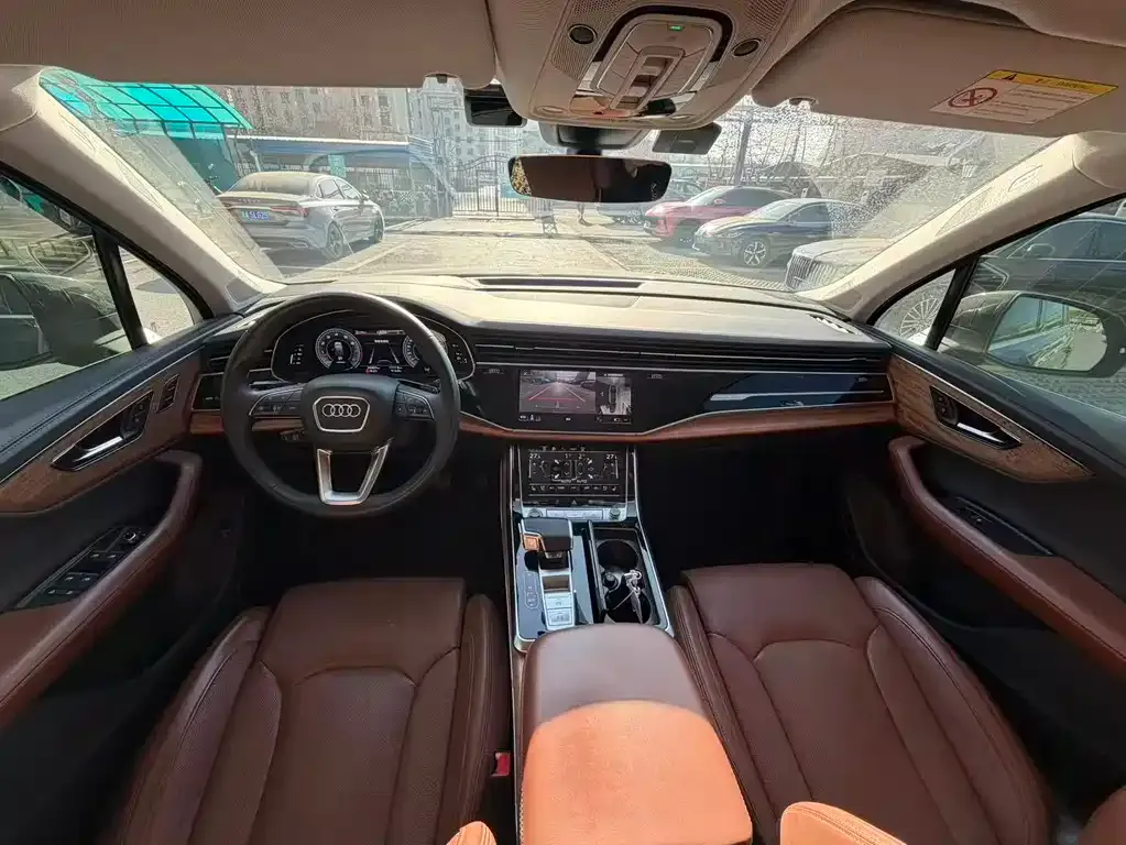 Audi Q7 2023 из CN, фото 4