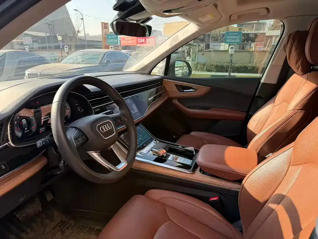 Audi Q7 2023 из CN, фото 5
