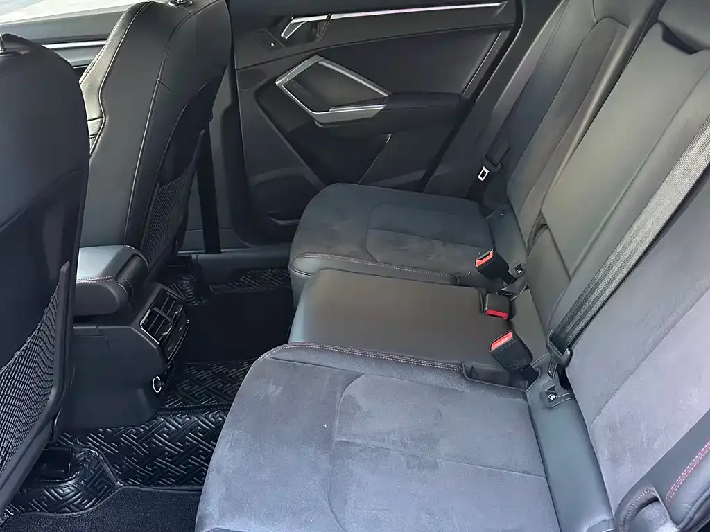 Audi Q3 2023 из CN, фото 3