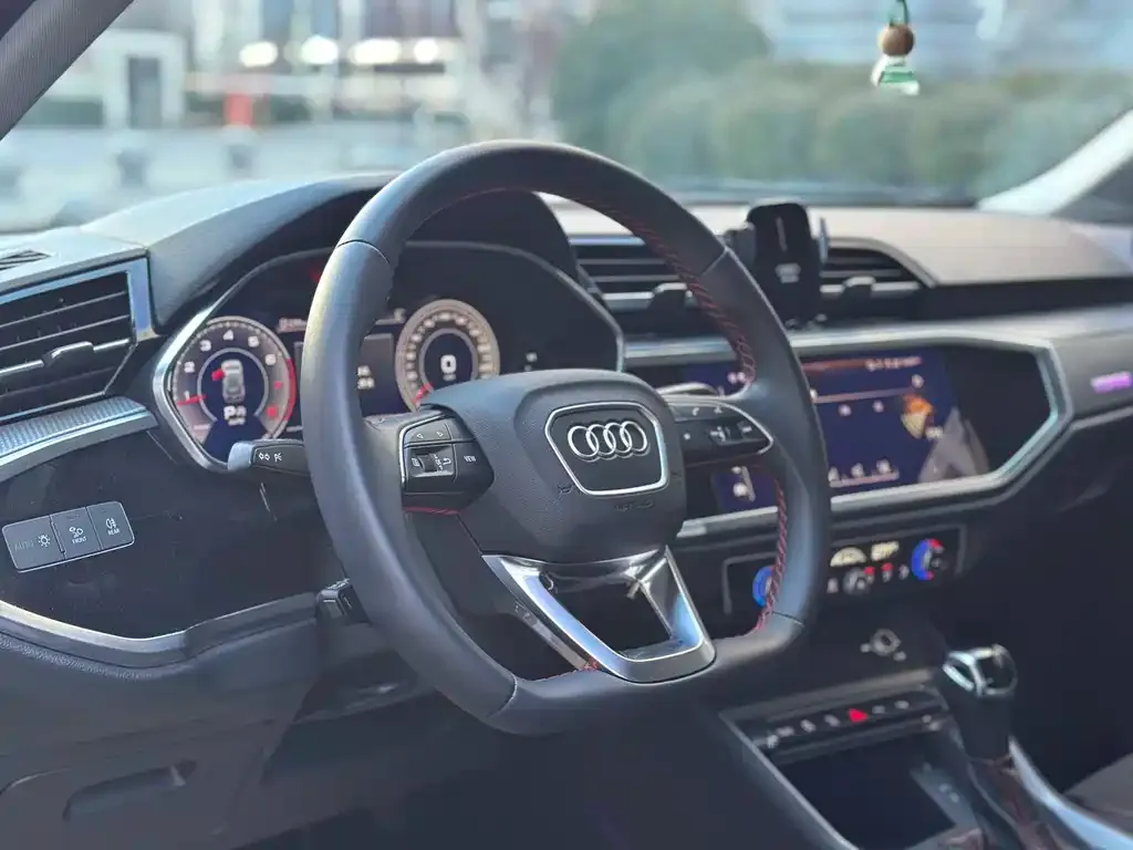 Audi Q3 2023 из CN, фото 2
