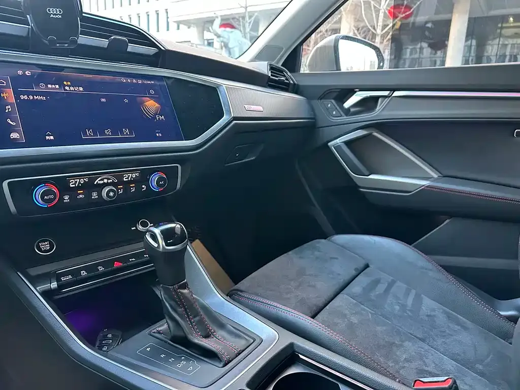 Audi Q3 2023 из CN, фото 8