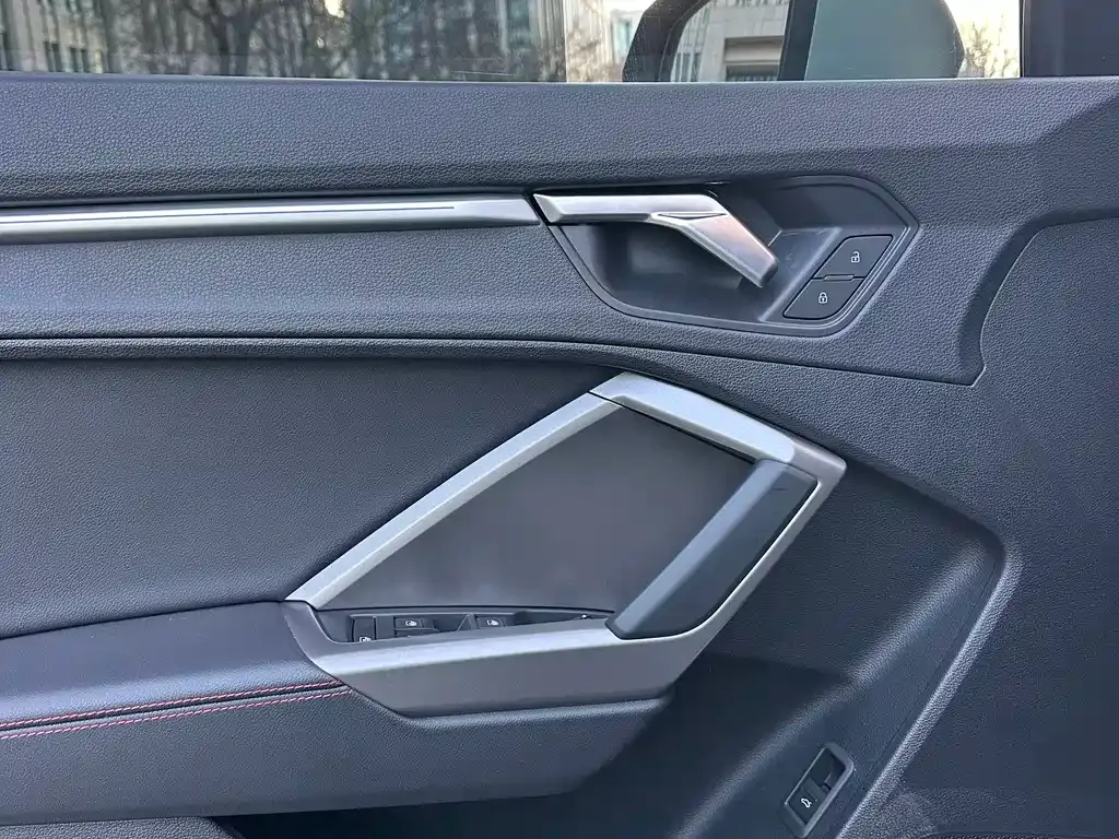 Audi Q3 2023 из CN, фото 9
