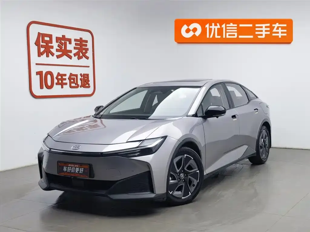 Toyota bZ3 2024 из CN, фото 1
