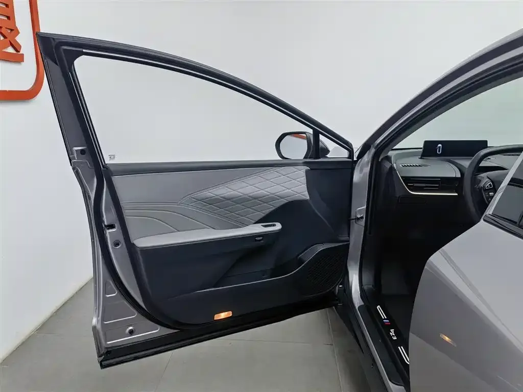 Toyota bZ3 2024 из CN, фото 4