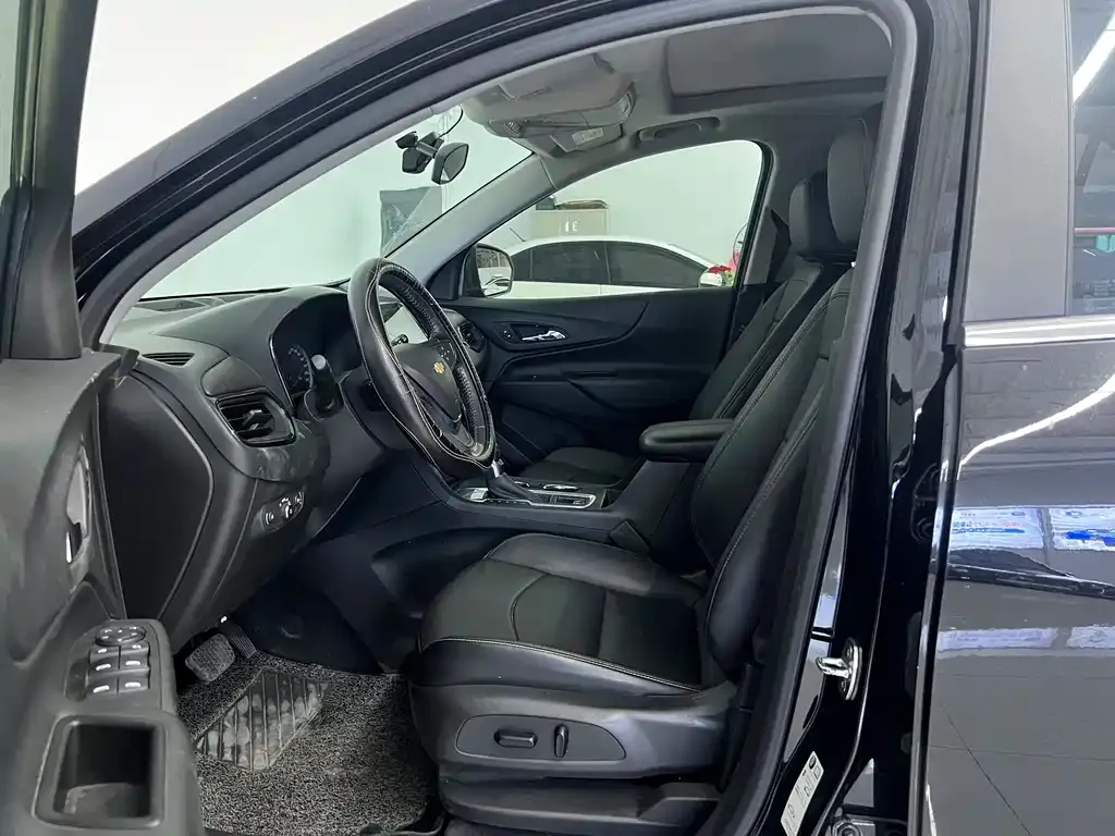 Chevrolet Equinox 2021 из CN, фото 8