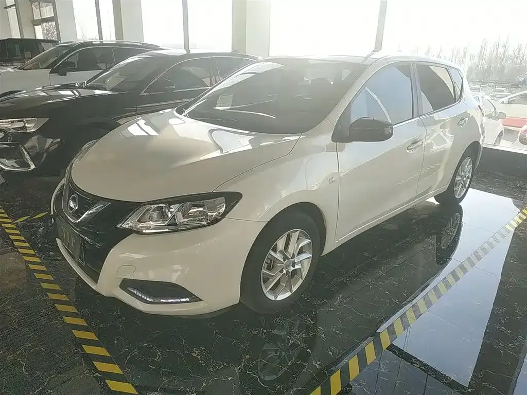 Nissan Tiida 2023 из CN, фото 2
