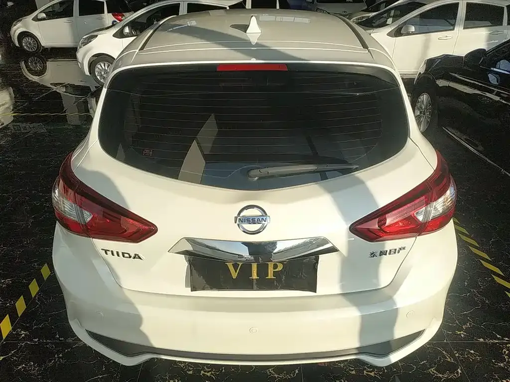 Nissan Tiida 2023 из CN, фото 8