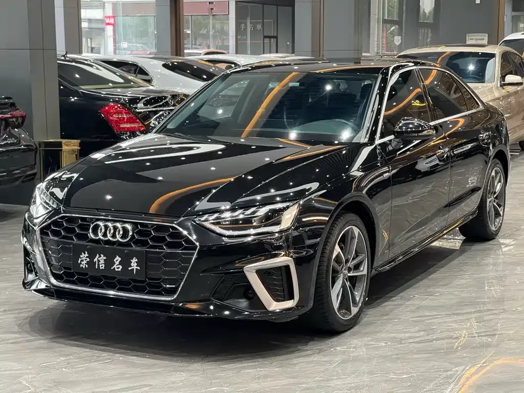 Audi A4L 2021 из CN, фото 1