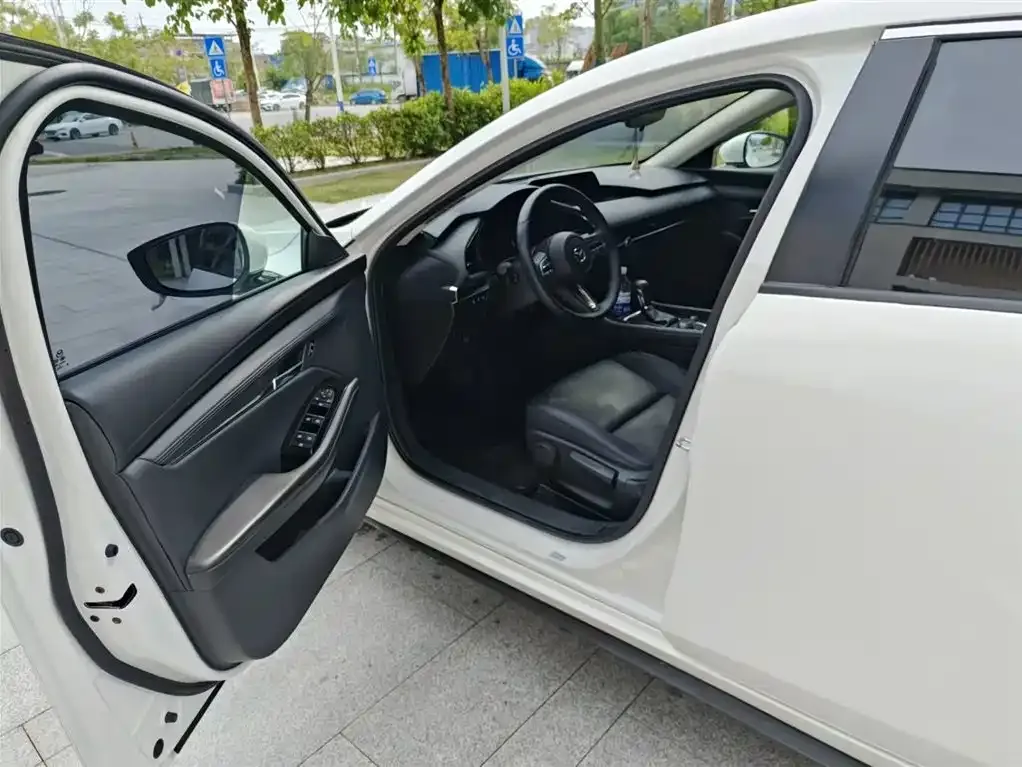 Mazda 3 Axela 2021 из CN, фото 4