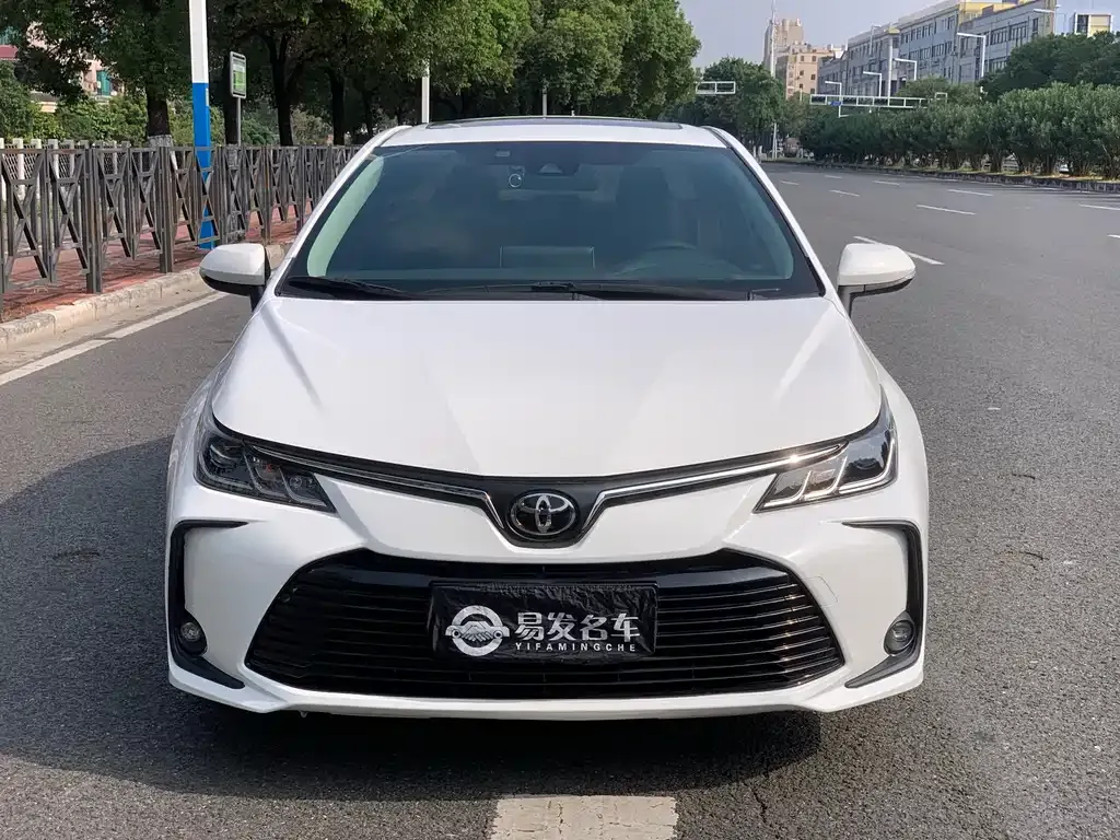 Toyota Corolla 2022 из CN, фото 1
