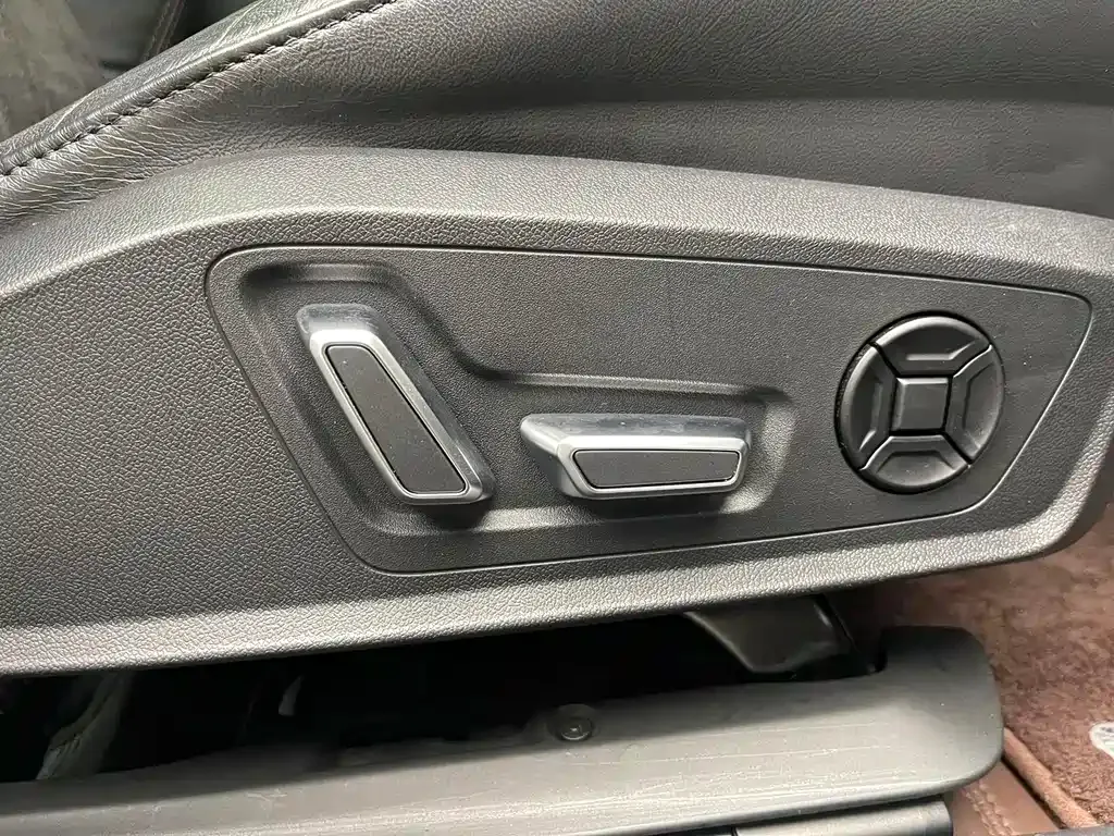 Audi A6L 2023 из CN, фото 10