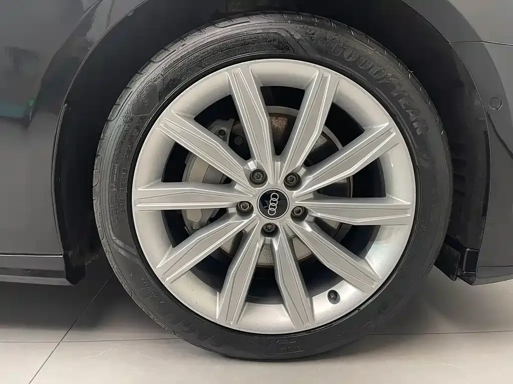 Audi A6L 2023 из CN, фото 5