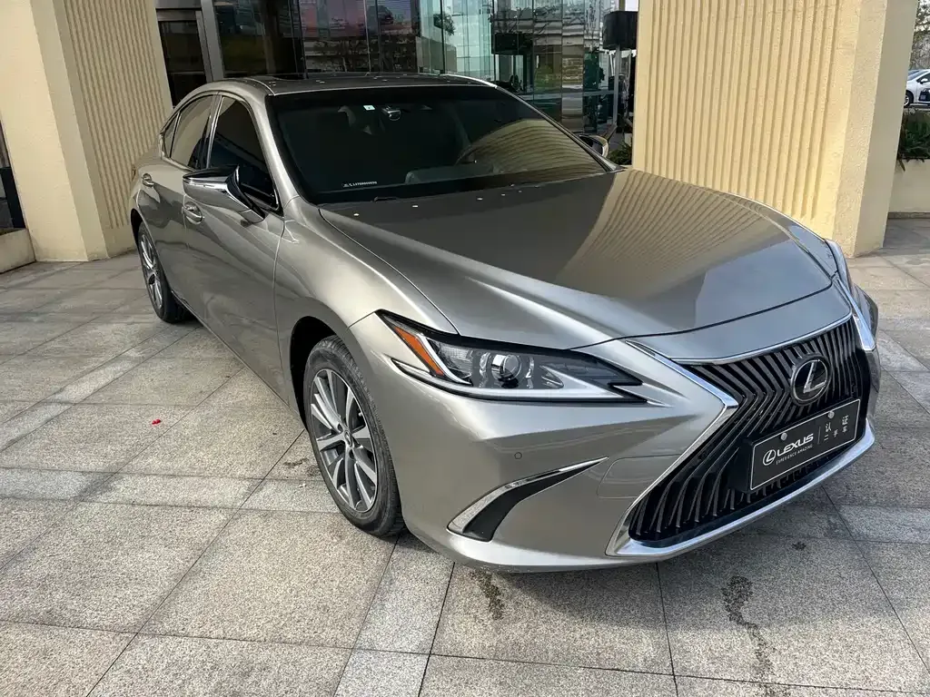 Lexus ES — фото 5