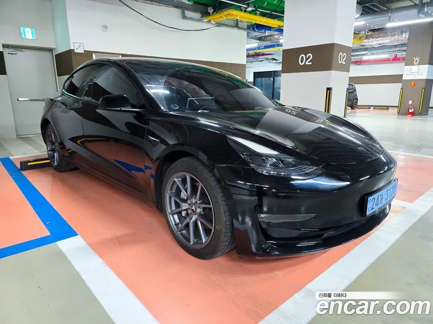Tesla Model 3 — фото 1