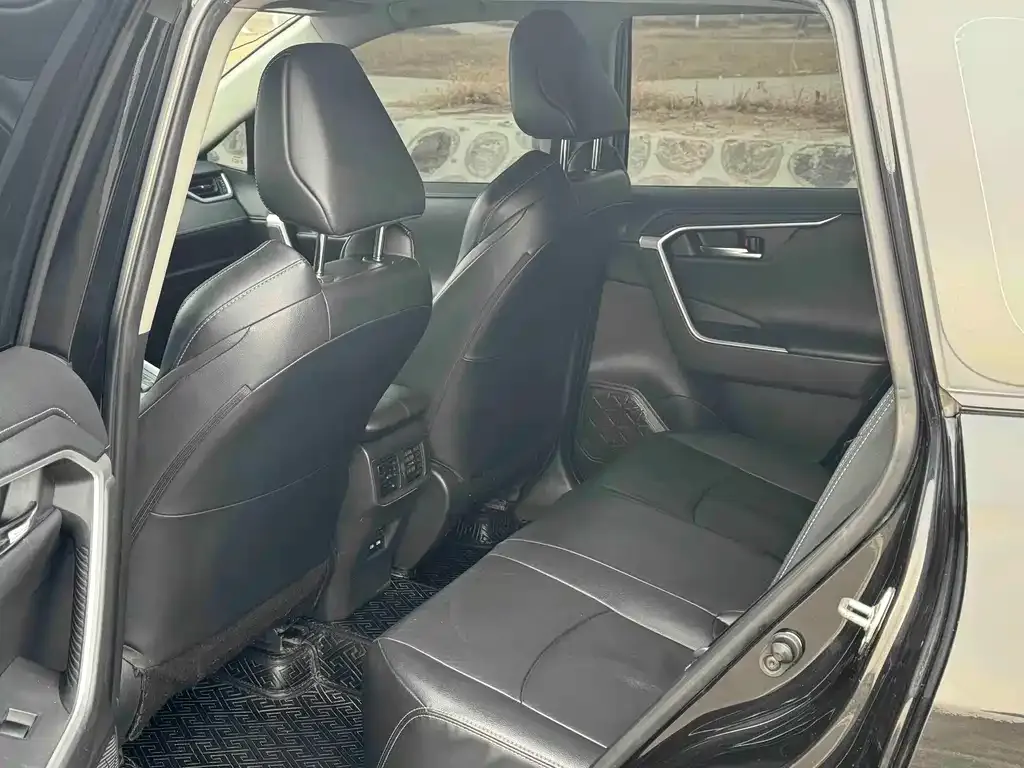 Toyota Wildlander 2021 из CN, фото 9