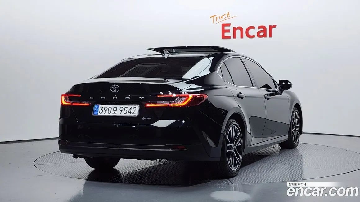 Toyota Camry 2025 из KR, фото 2