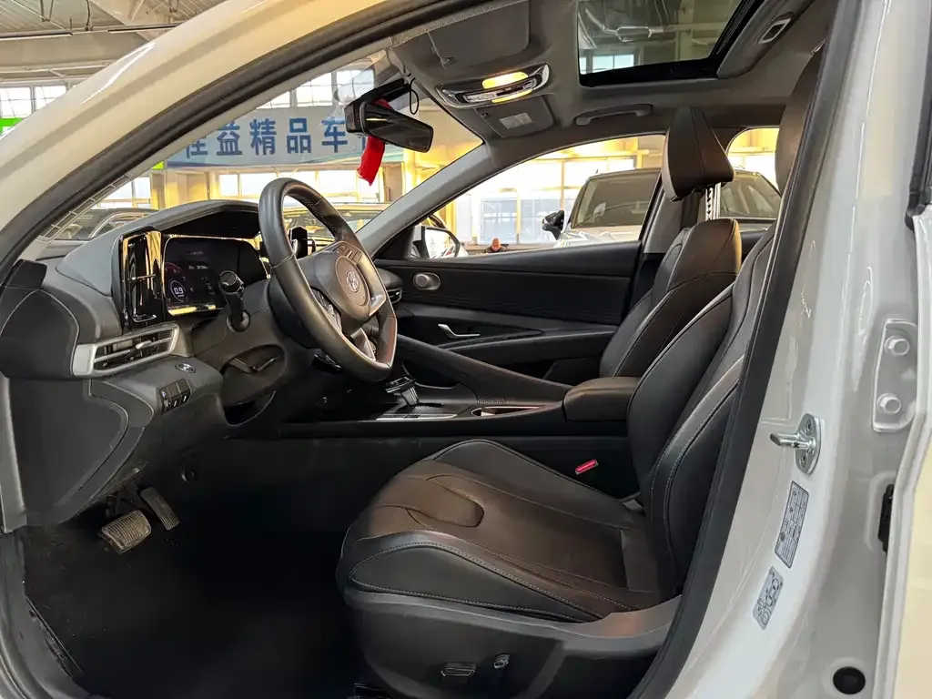 Hyundai Elantra 2022 из CN, фото 9