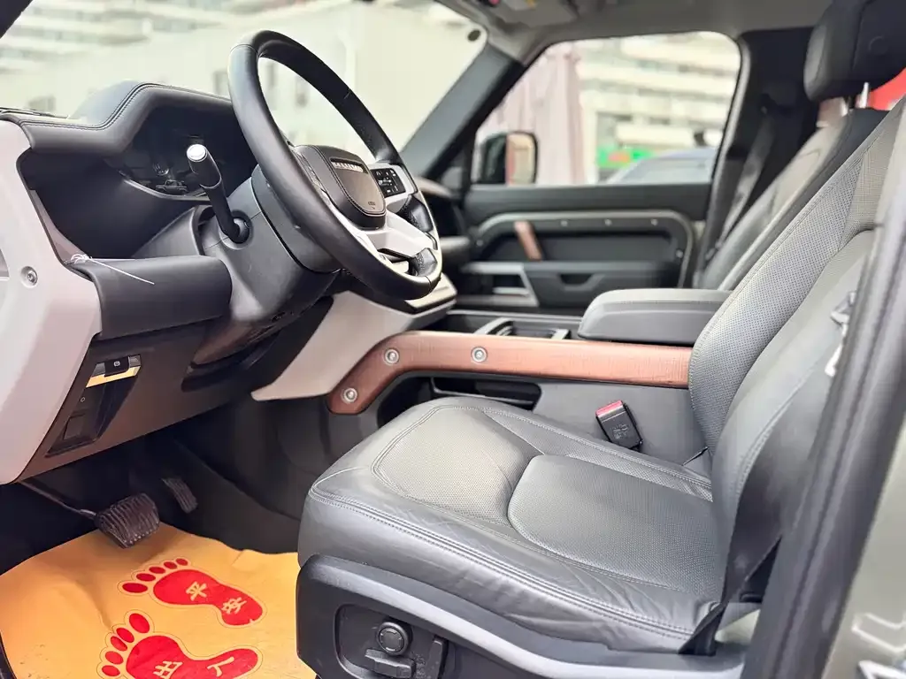 Land Rover Defender 2023 из CN, фото 2