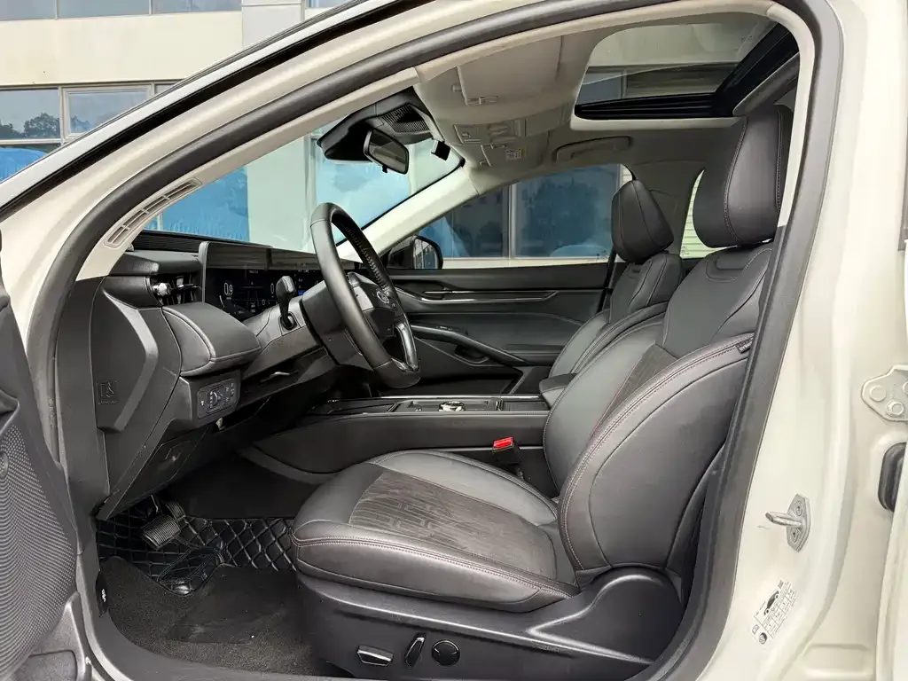 Ford Mondeo 2023 из CN, фото 2