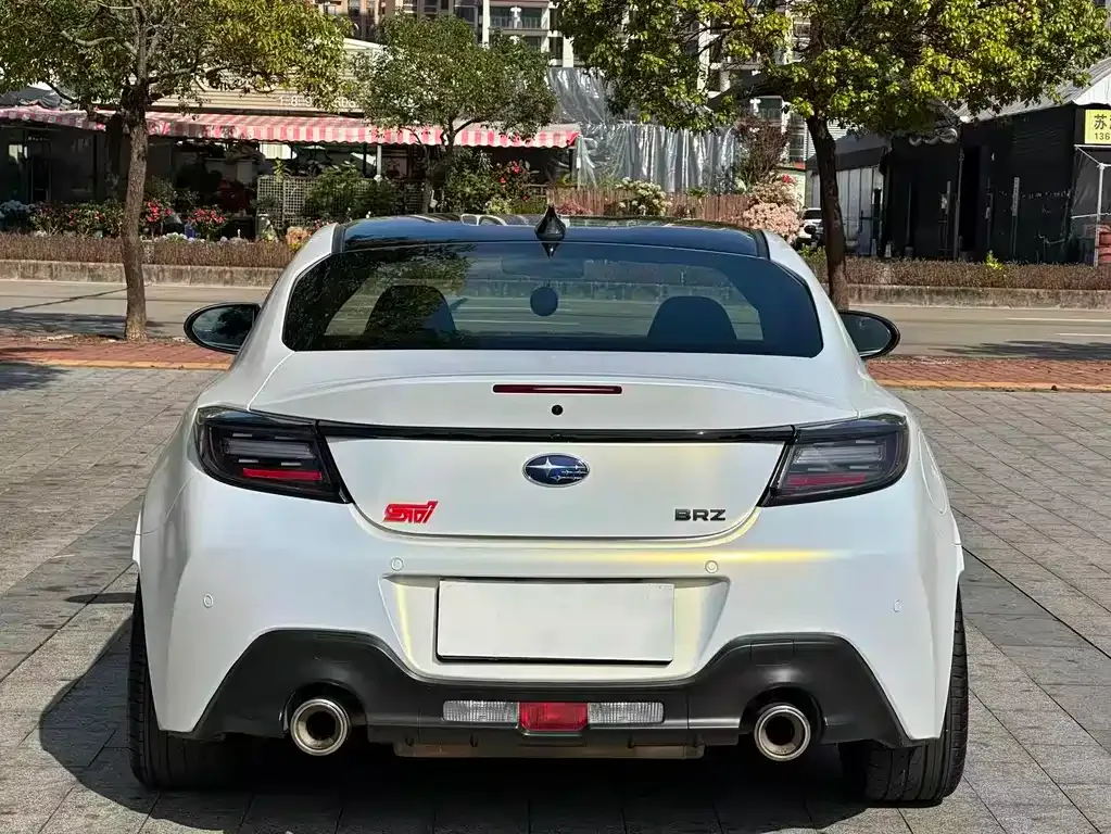 Subaru BRZ 2023 из CN, фото 4
