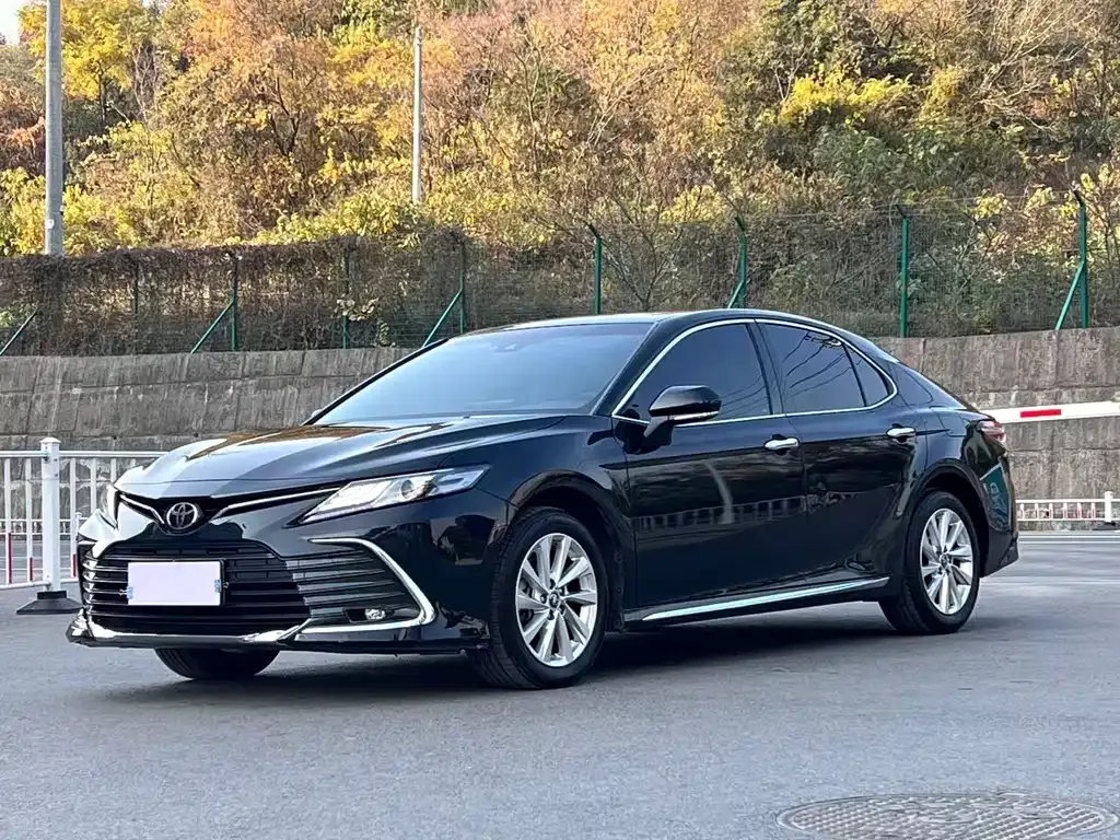 Toyota Camry 2023 из CN, фото 1