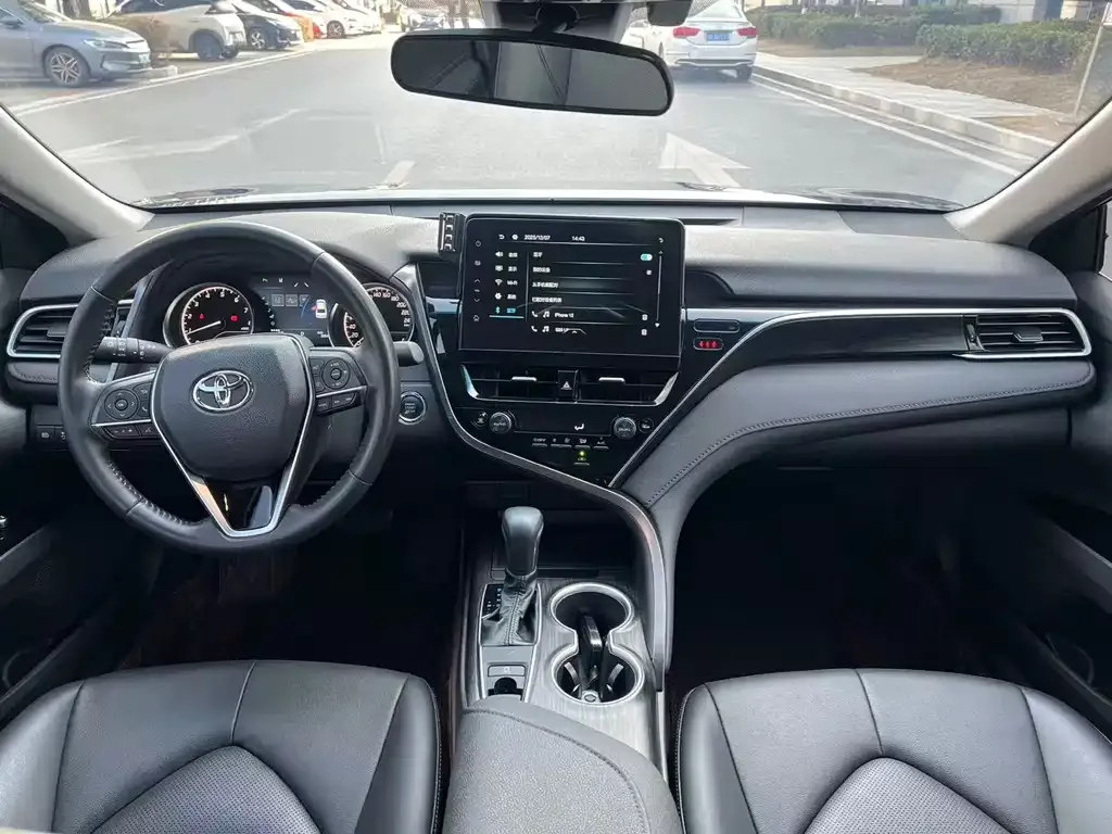 Toyota Camry 2023 из CN, фото 8
