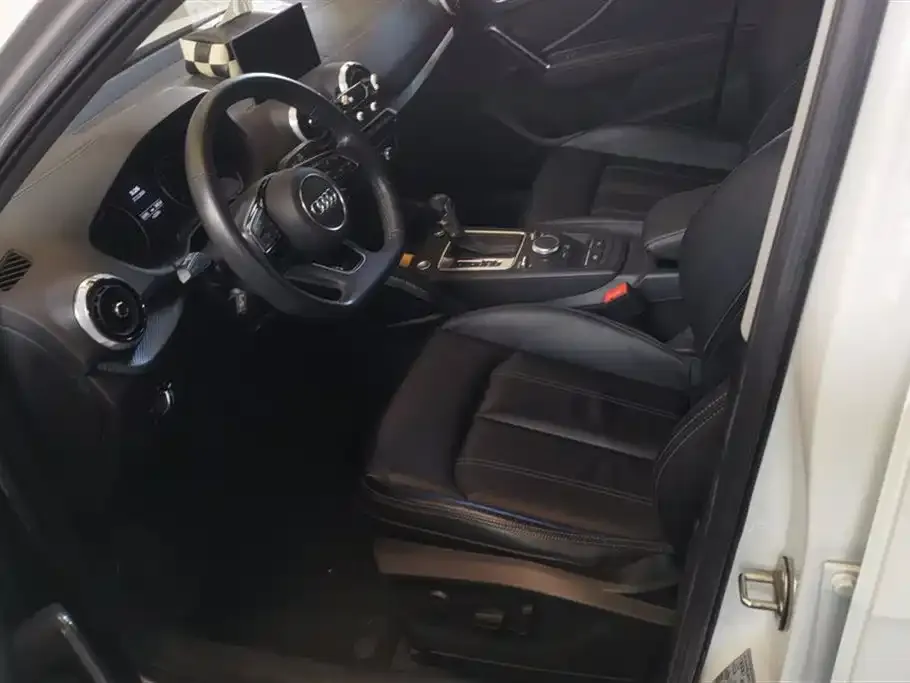 Audi Q2L 2022 из CN, фото 10