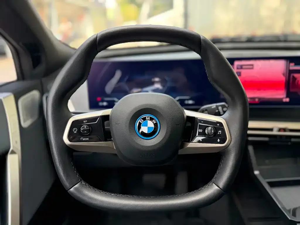 BMW iX M60 2023 из CN, фото 2