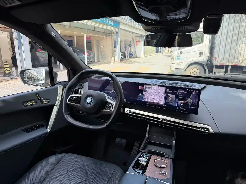 BMW iX M60 2023 из CN, фото 10