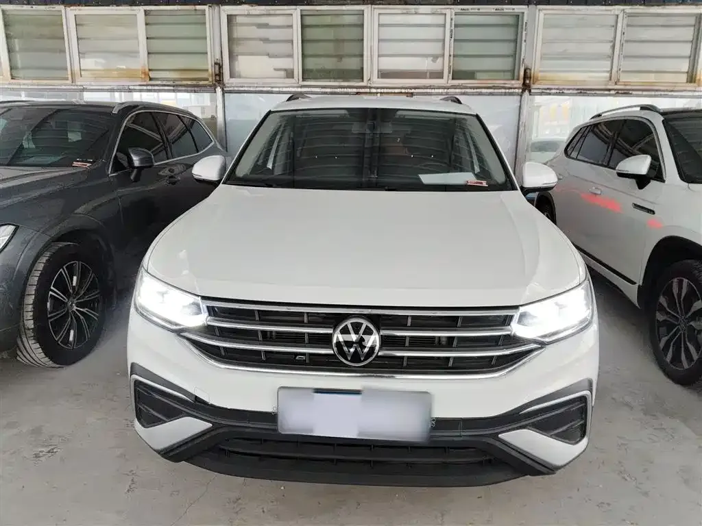 Volkswagen Tiguan L 2022 из CN, фото 3
