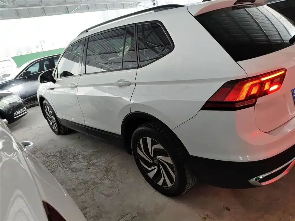 Volkswagen Tiguan L 2022 из CN, фото 5
