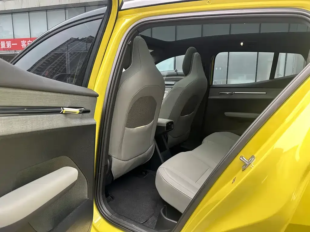 Volvo EX30 2024 из CN, фото 3