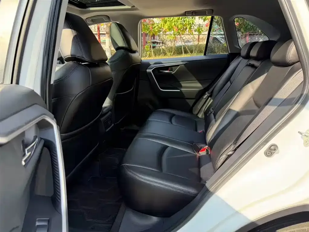 Toyota RAV4 2021 из CN, фото 10
