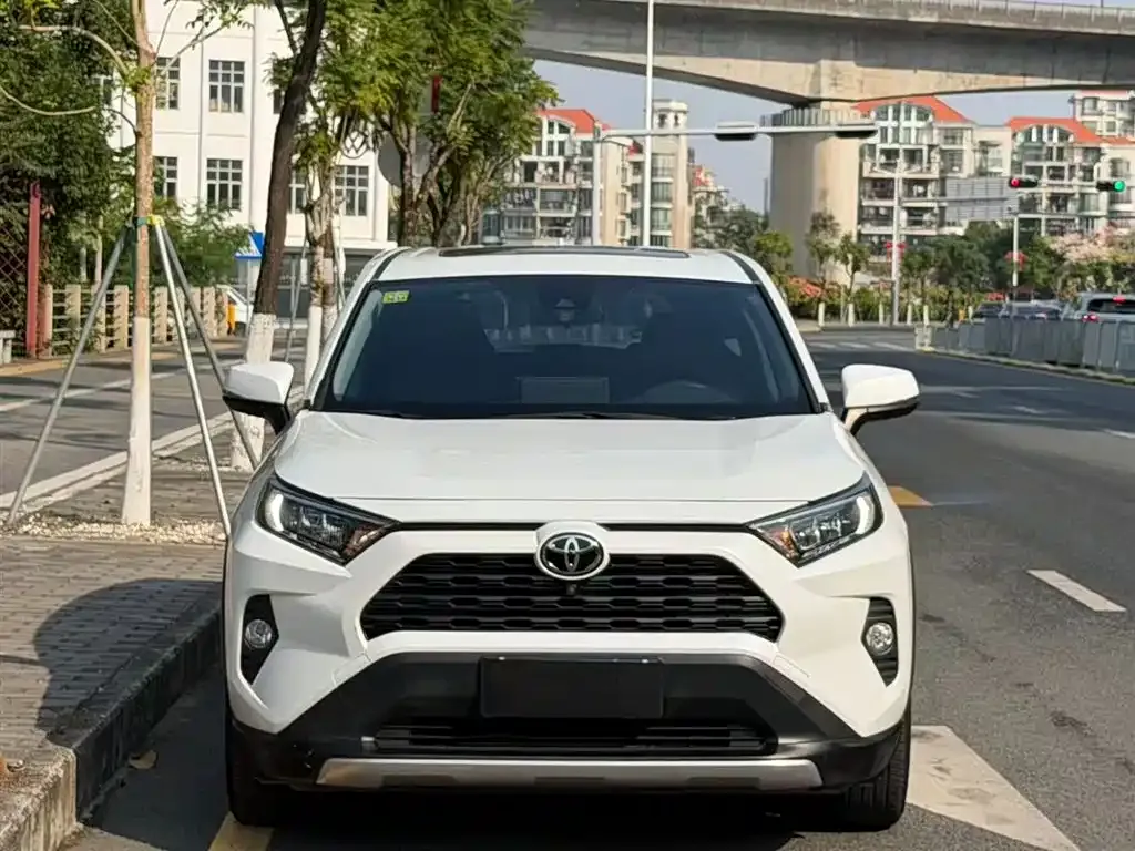 Toyota RAV4 2021 из CN, фото 3