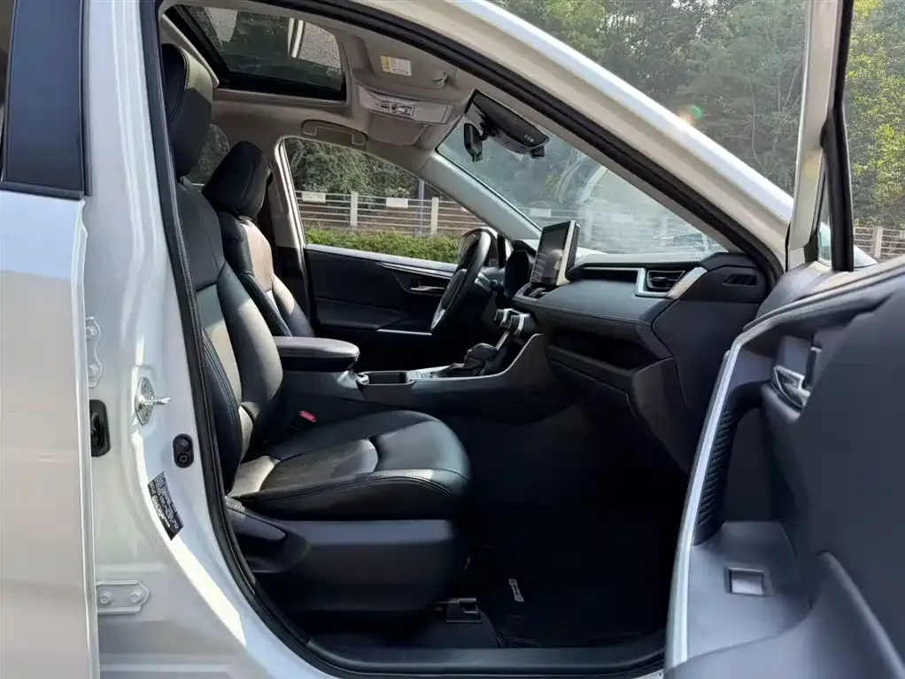 Toyota RAV4 2021 из CN, фото 6