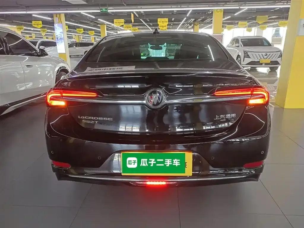 Buick LaCrosse 2023 из CN, фото 2