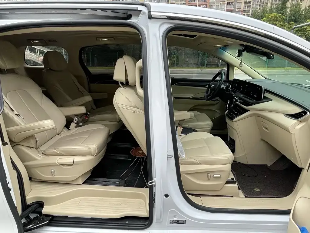 Buick GL8 2021 из CN, фото 9