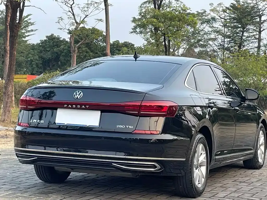 Volkswagen Passat 2023 из CN, фото 5